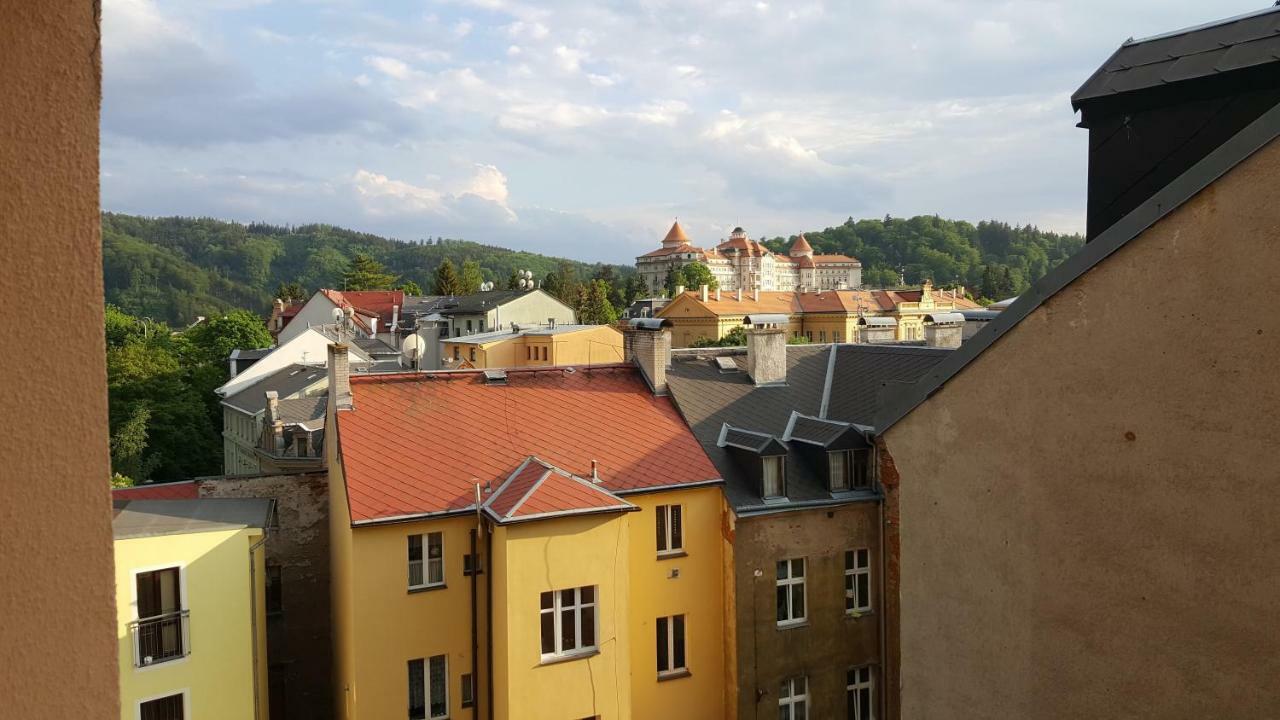 Nely'S Apartment Karlovy Vary Dış mekan fotoğraf