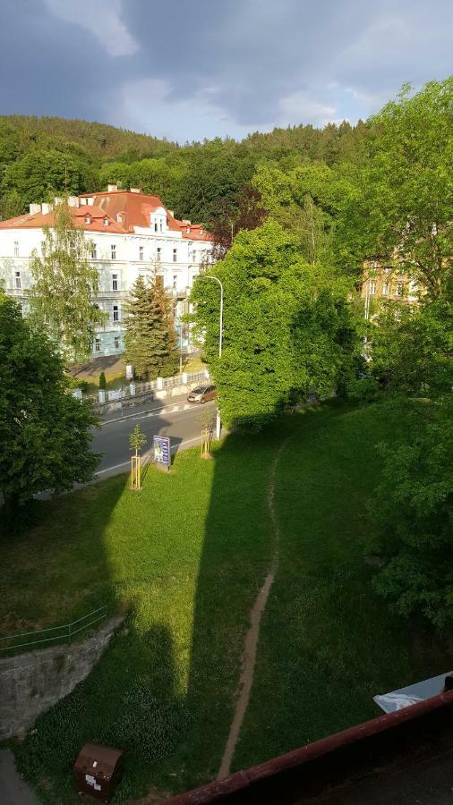 Nely'S Apartment Karlovy Vary Dış mekan fotoğraf